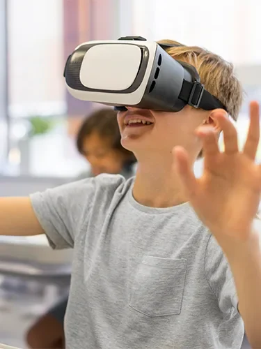 STANDO LTD was distinguished as an Innovative Enterprise by the Deputy Ministry of Research, Innovation and Digital Policy. 2 VR AI and gamification VR AI and gamification